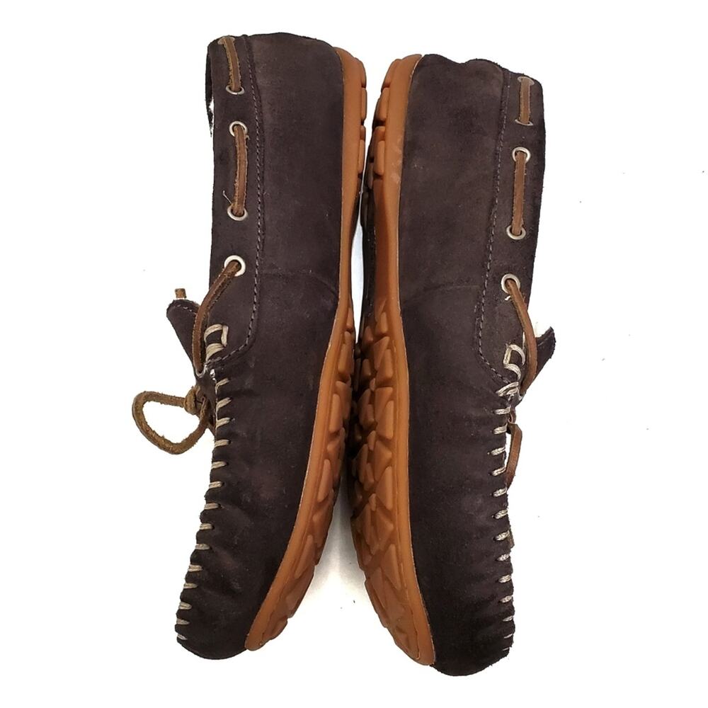 Eddie Bauer | Leather Moccasin Slippers Faux Sherpa Lining - Picture 4 of 10